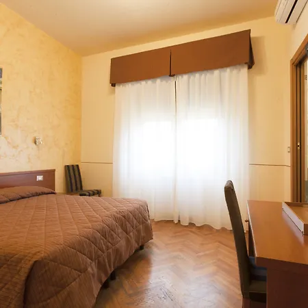 Ester Hotel