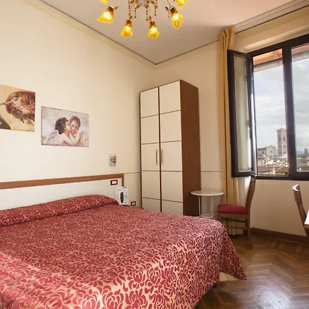 Ester Hotel