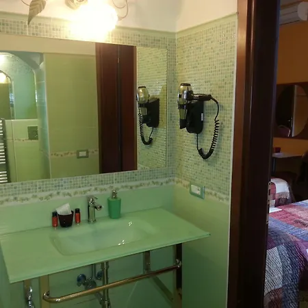 Hotel Ester 3*