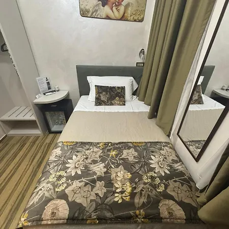 Ester Firenze