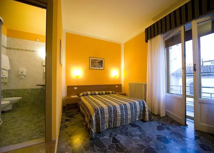 Ξενοδοχείο Ester